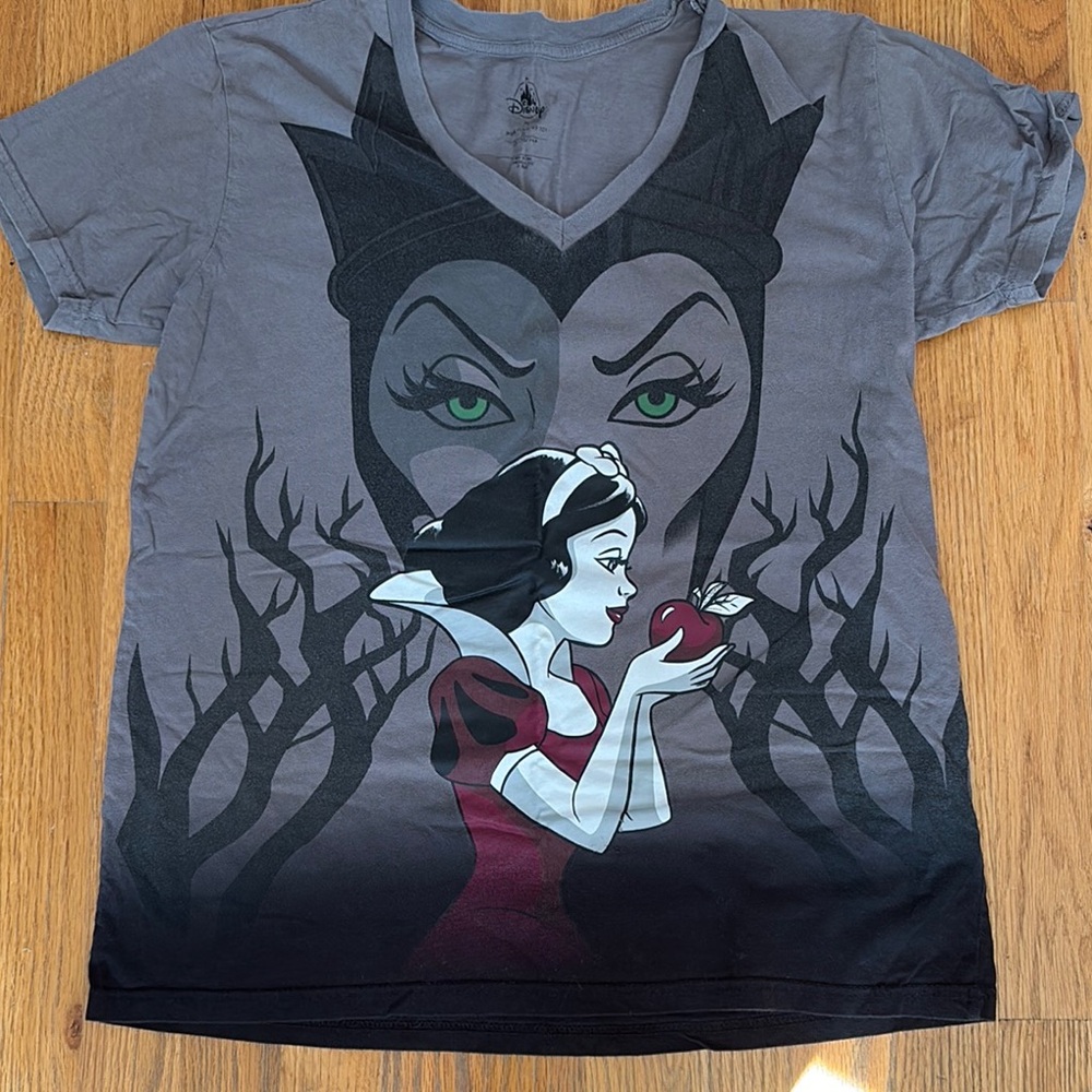 Disney Gray Graphic Tee with Snow White and Evil Queen